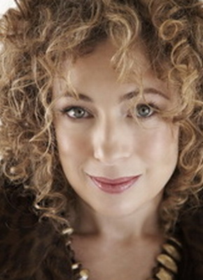 Alex Kingston